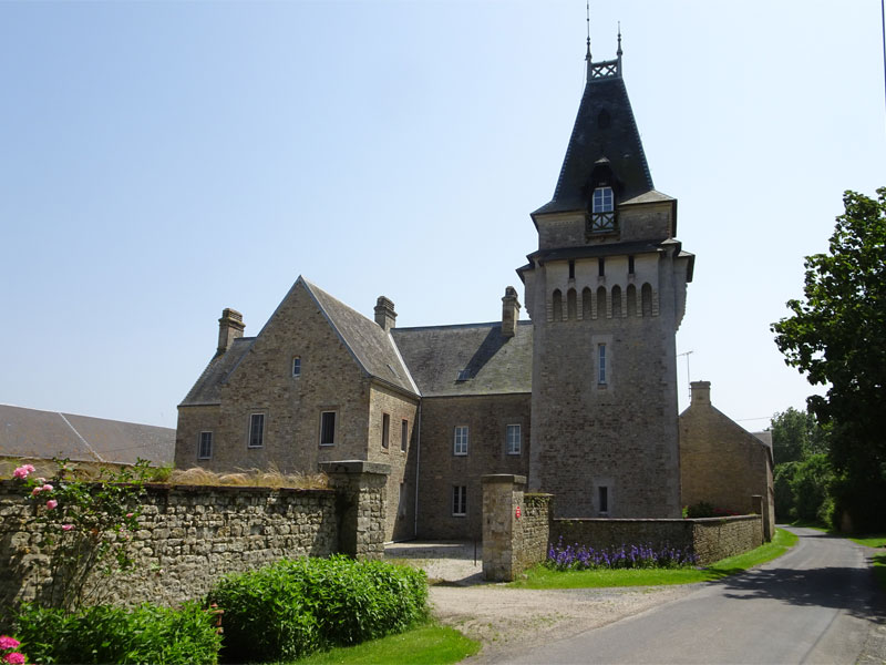 Deux-Jumeaux : Château manoir de Douville