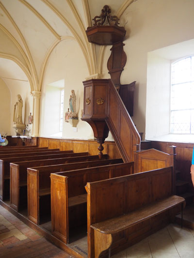 Ecots : Eglise Saint-Rémi - chaire à prêcher