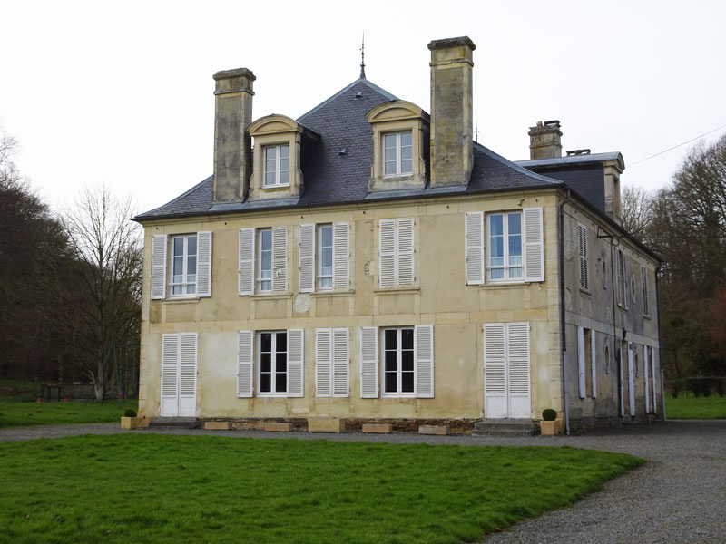 Epinay-sur-Odon : Château de Longaulnay