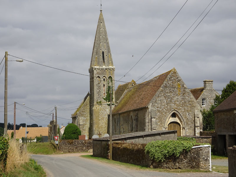 Moulines : Eglise Saint-Laurent de Fontaine-Halbout