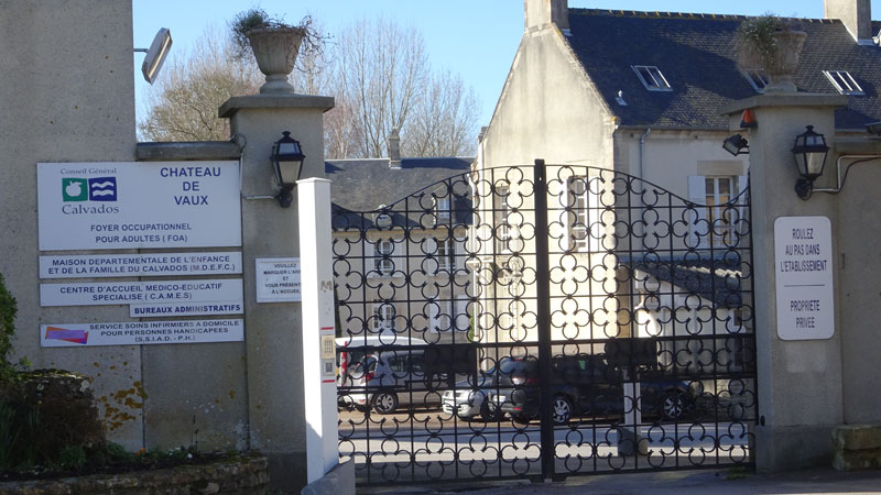 Graye-sur-Mer : Château de Vaux