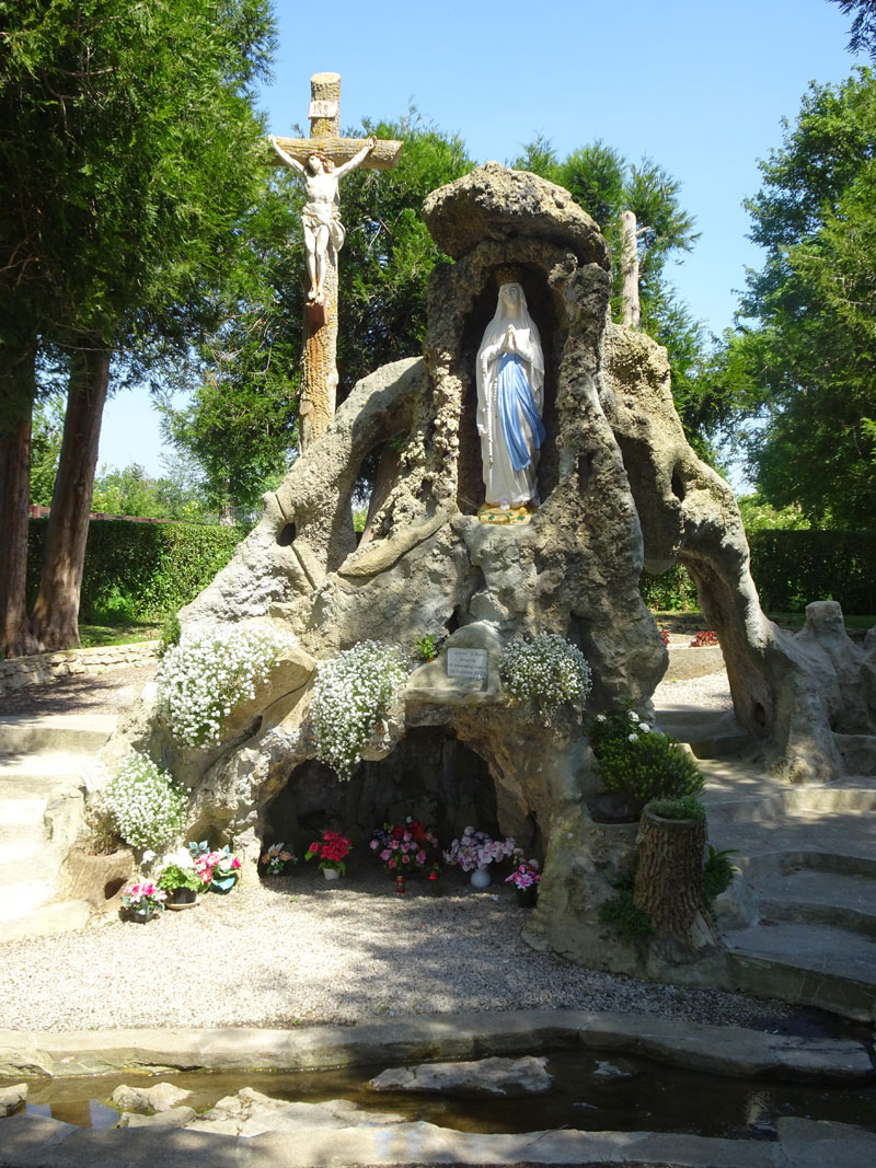 Le Mesnil-Mauger : Grotte de Lourdes