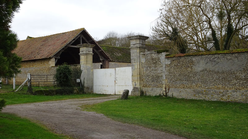 Moult : Portail du château d'Ingouville