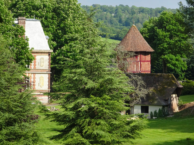 Notre-Dame-de-Courson : Château de Belleau