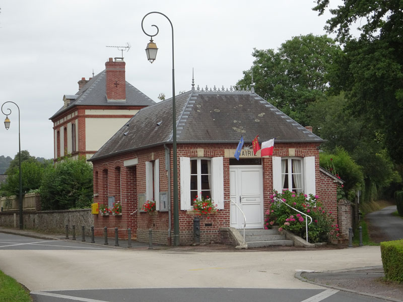 Saint-Etienne-la-Thillaye : Mairie