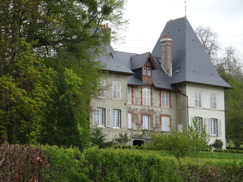 Saint-Martin-de-la-Lieue : Château de la Fardoulière