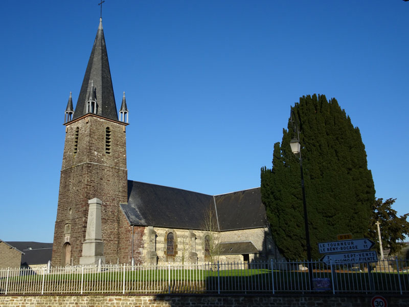 Saint-Martin-des-Besaces : Eglise Saint-Martin