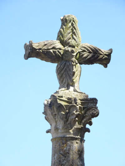 Verson : Croix de cimetière