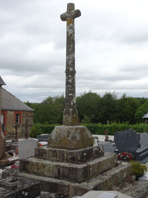 La Gohannière : Croix de cimetière