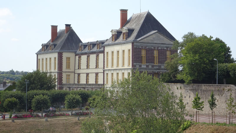 Torigni-sur-Vire : Château des Matignon