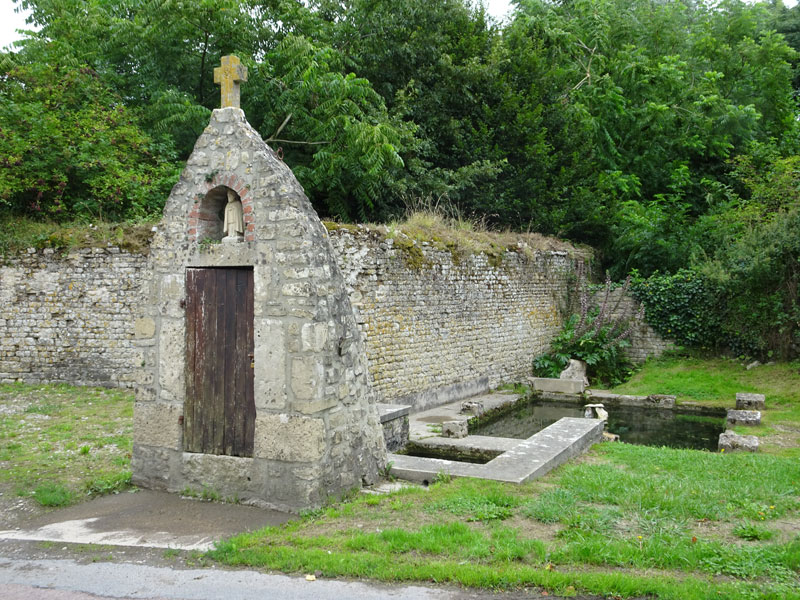 Vierville (Manche) : Fontaine Saint-Eloi