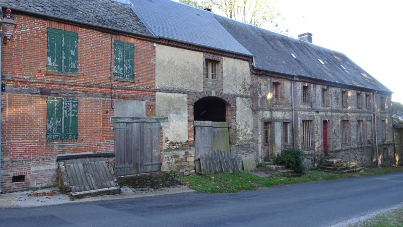 Cisai-Saint-Aubin : maisons du bourg