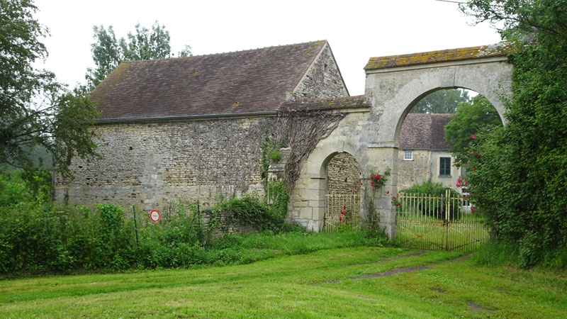 Coulonces : Prieuré, Manoir de Bénédictins