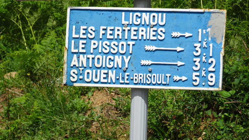 Couterne : Plaque de cocher à Lignou