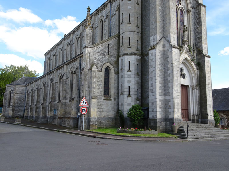 Couterne : Eglise Saint-Pierre-et-Saint-Paul