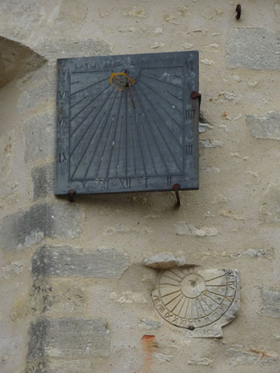 Fontenai-sur-Orne : Eglise Saint-Martin - cadran solaire
