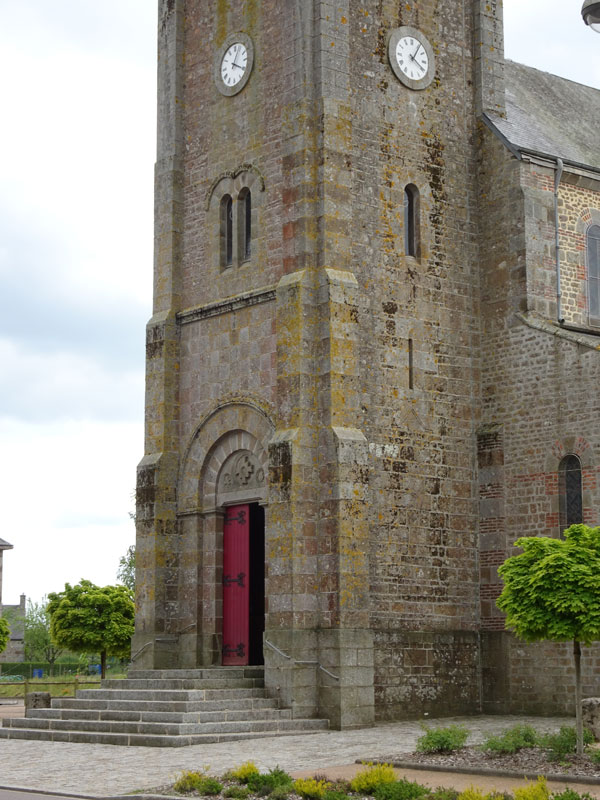 Joué-du-Bois : Eglise Saint-Jean-Baptiste