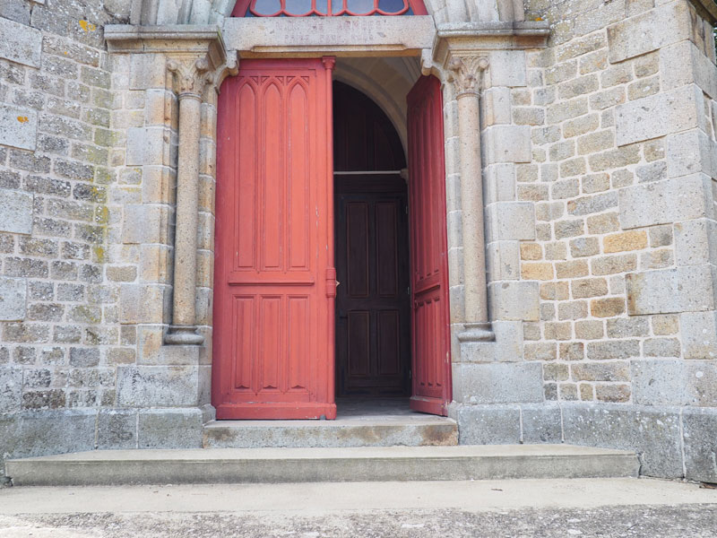 La Chapelle-au-Moine : Eglise Notre-Dame-des-Armées