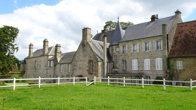 Le Champ-de-la-Pierre : Château et Domaine du Champ de la Pierre