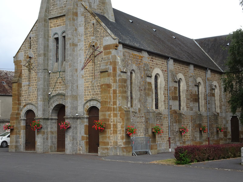 Lougé-sur-Maire : Eglise Saint Vaast