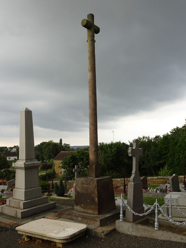 Saint-Brice-sous-Rânes : Croix de cimetière