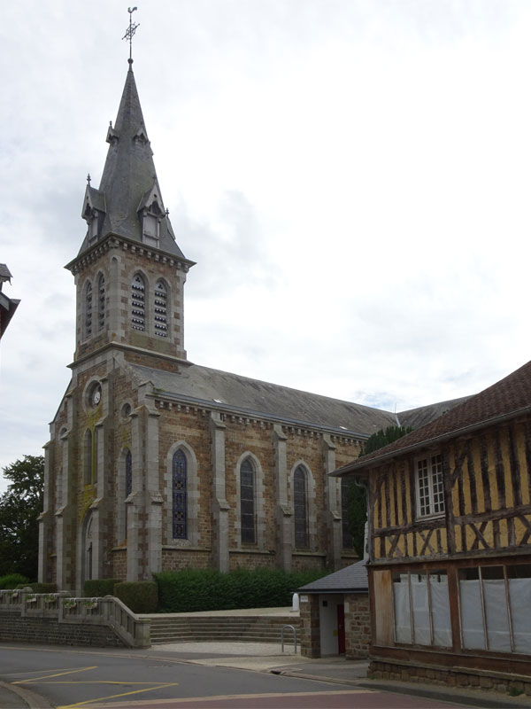 Saint-Mars-d'Egrenne : Eglise Saint-Médard