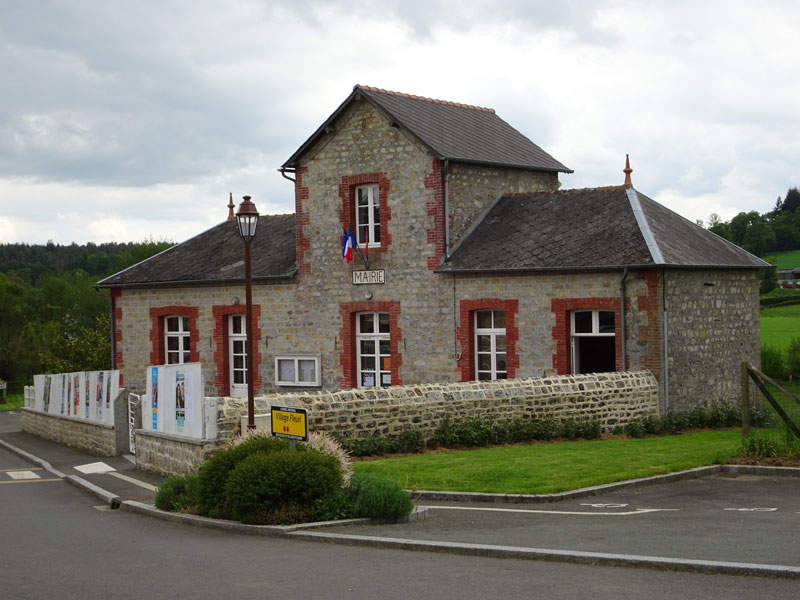 Saint-Patrice-du-Désert : Mairie
