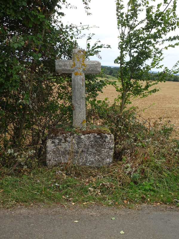 Sées : Croix La Couture